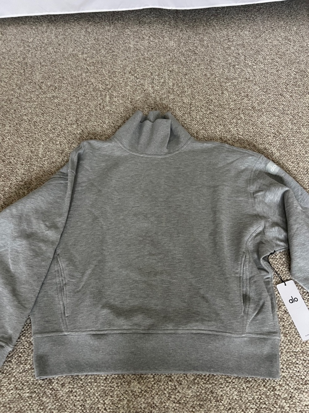 ALO Yoga Hazy  Mock Neck pullover  Sweatshirt